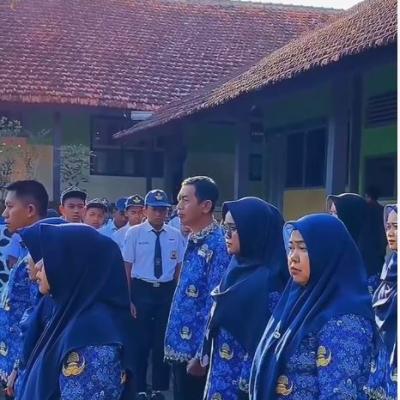 Tim Upacara Di Sekolah